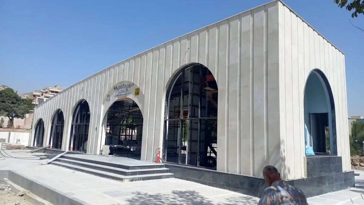 مریم مقدس ایستگاه مترویی در قلب تهران با ادای احترام به مسیحیان