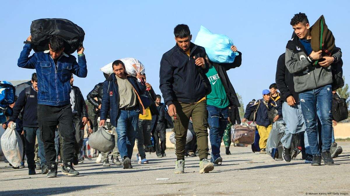 اخراج اتباع غیرمجاز افغان از ۲۰ کشور دیگر